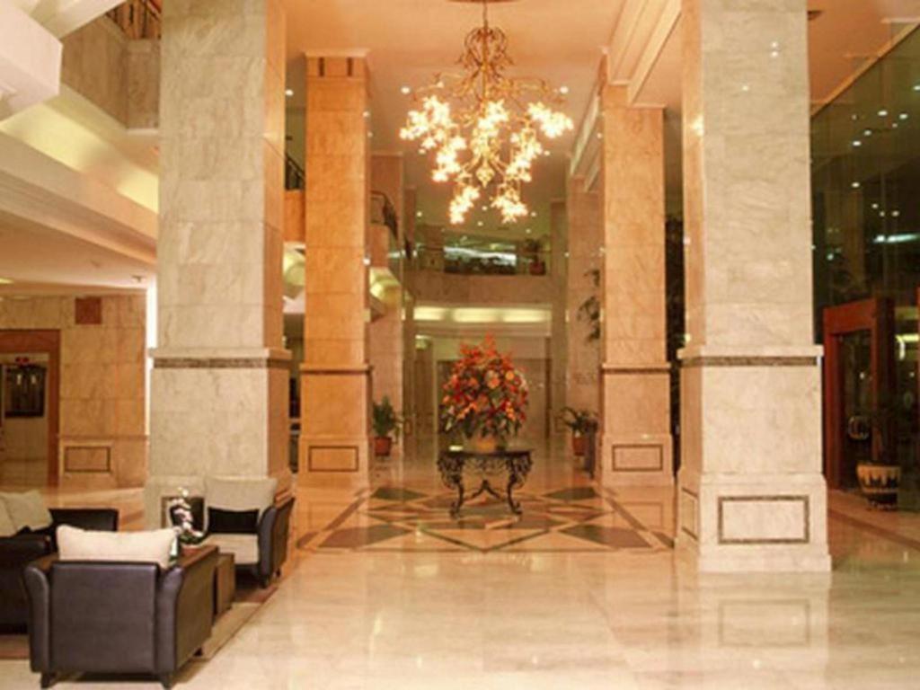 Grand Cempaka Business Hotel Jakarta Extérieur photo