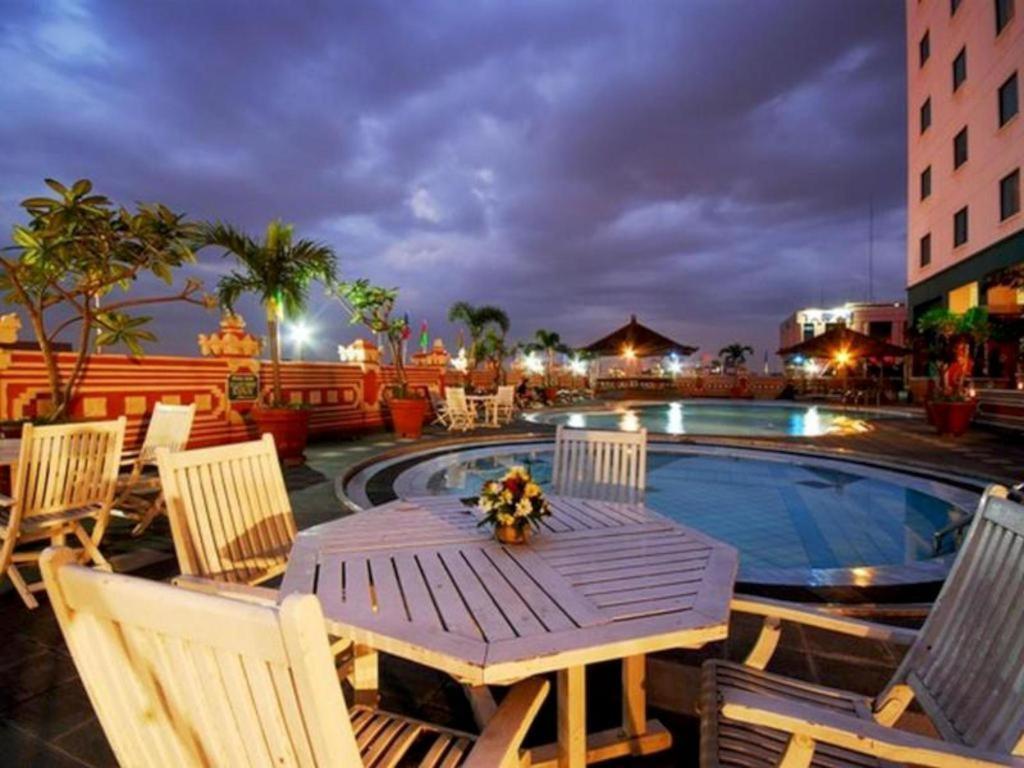 Grand Cempaka Business Hotel Jakarta Extérieur photo