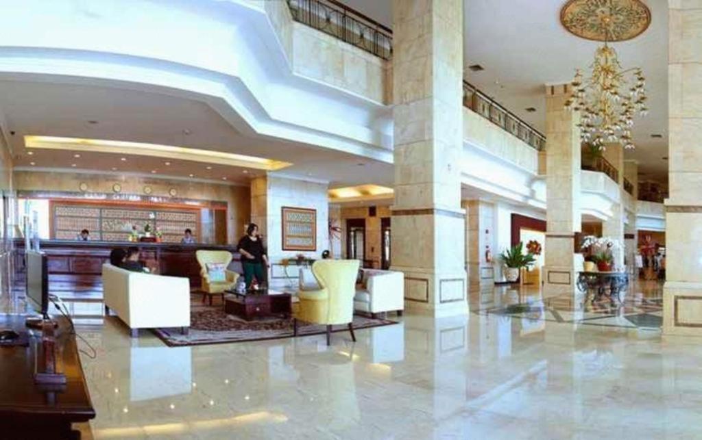 Grand Cempaka Business Hotel Jakarta Extérieur photo